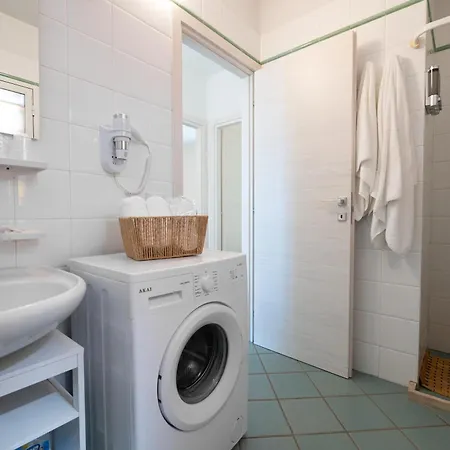 Prázdninový areál Golden Hour In Athena